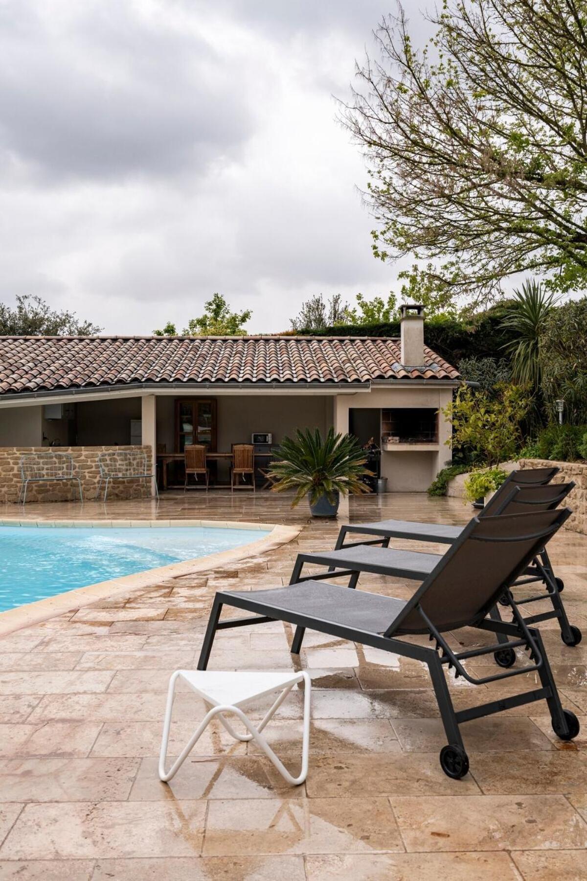 La Villa Moursoise 4 Etoiles Mours-Saint-Eusebe Exterior foto